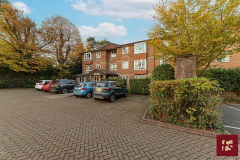 View Full Details for Oak Lodge, New Road, Crowthorne